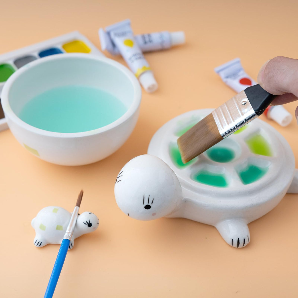 Turtle Design Ceramic Paint Palette with Water Bowl Brush Holder & Reusable Environmental Friendly Tray for Ceramic for Workspace Decor and Outdoor Sketching ，Gifts for Painting Lovers
