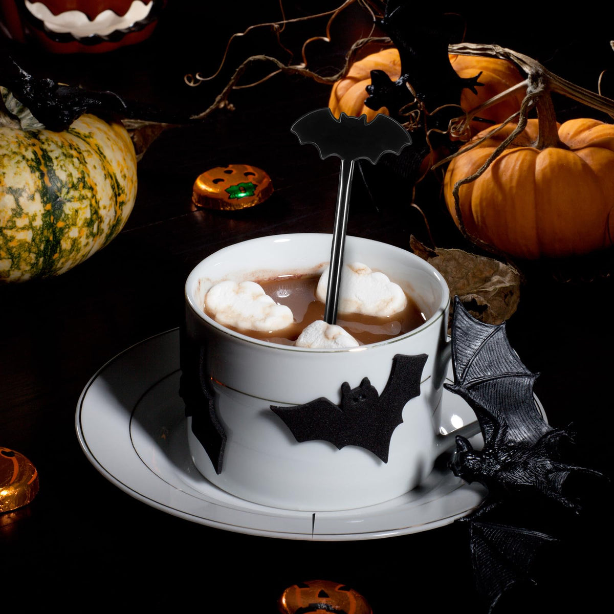 SiliFine 30 Pcs Halloween Swizzle Sticks Plastic Coffee and Cocktail Stirrers Fall Thanksgiving Drink Stirrers Cocktail Mixers for Halloween Fall Autumn Party Tea Coffee Bar Decoration(Bat)