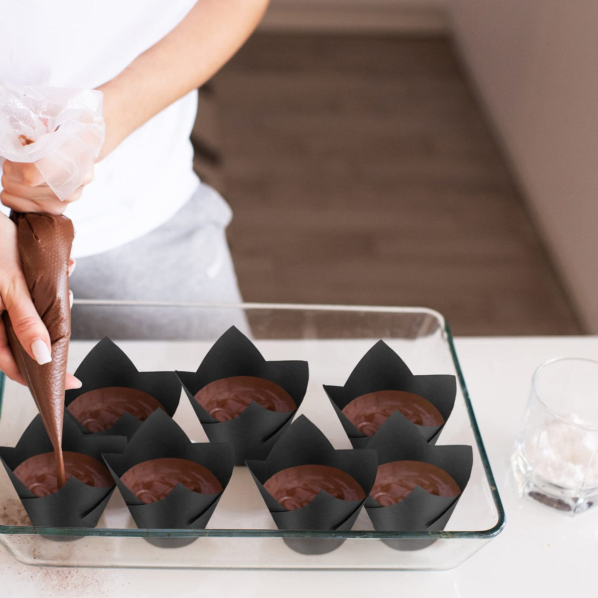 Funtery 400 Pcs Black Tulip Cupcake Liners for Baking Cups Standard Size Greaseproof Parchment Paper Tulip Muffin Liners Cupcake Wrappers for Weddings, Birthdays, Baby Showers, Parties(Black)