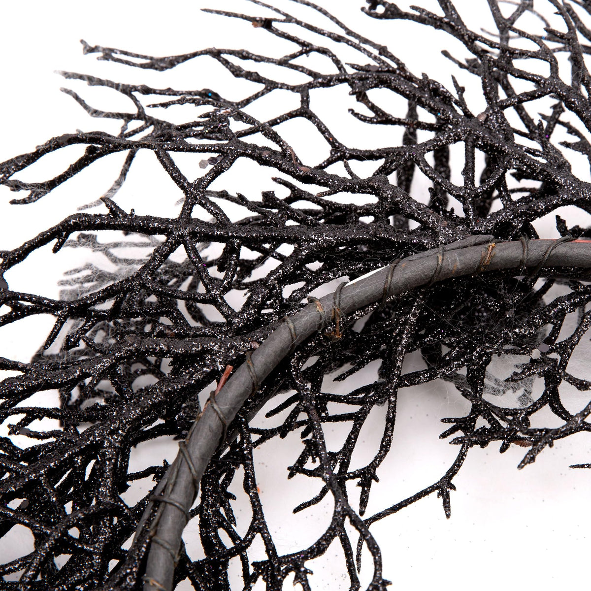 Skrantun 18 Inch Halloween Wreath Black Wreath with Spiders and Webs Door Wreath with Halloween Decorations for Halloween Party and Holiday Decorations